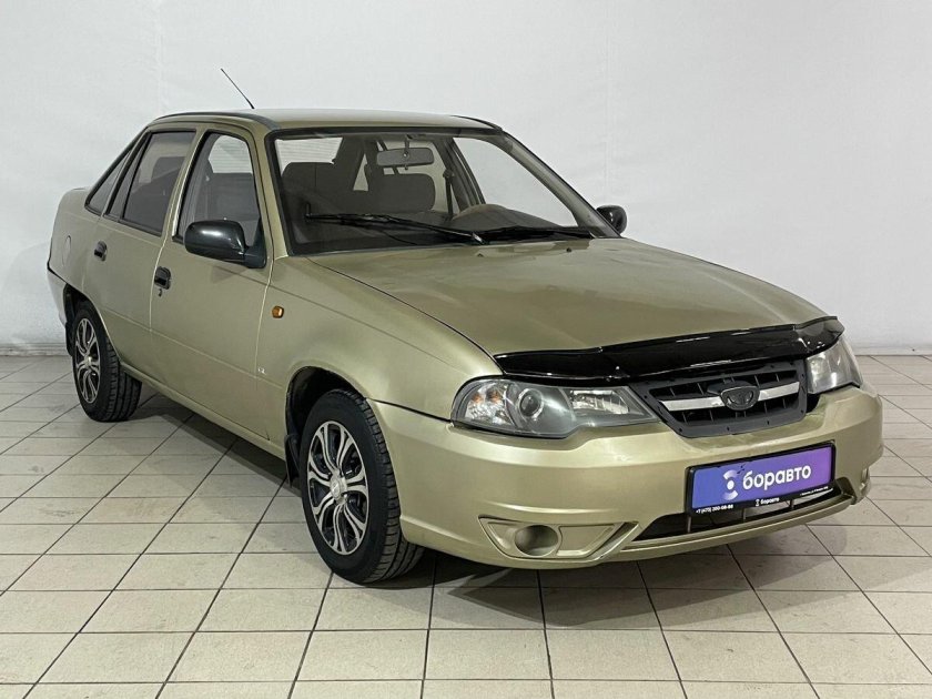 Daewoo Nexia желтая
