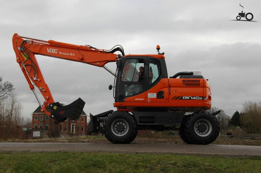 Экскаватор doosan