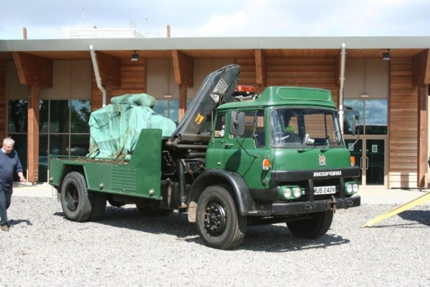 Старые грузовики