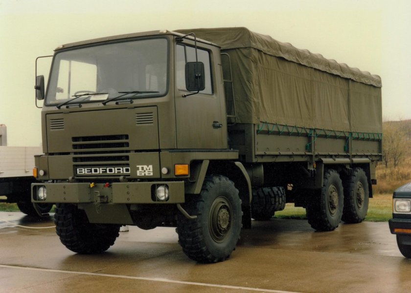 Военный грузовик Bedford
