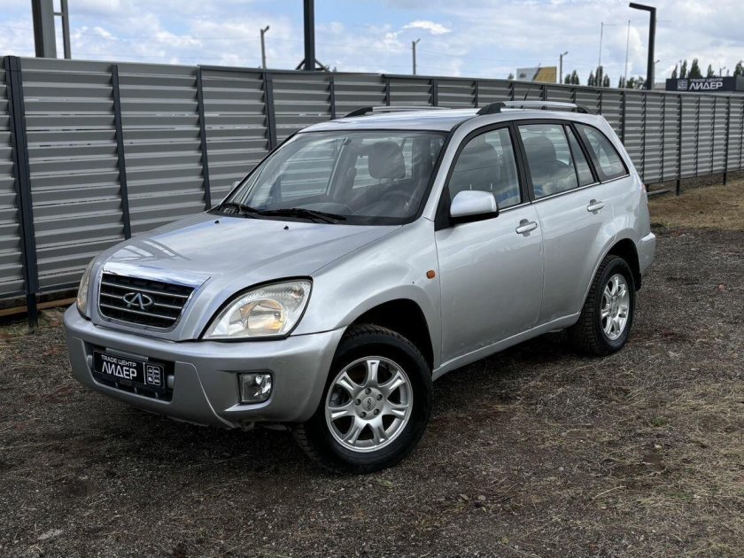 Машина chery tiggo