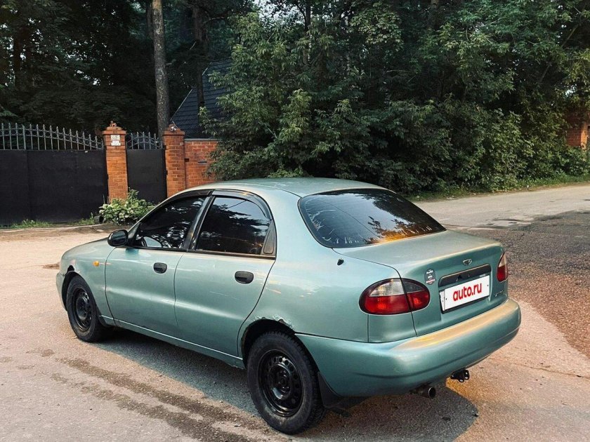 Chevrolet lanos зеленый