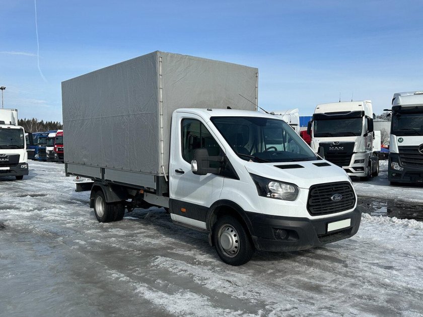 Тентованный фургон