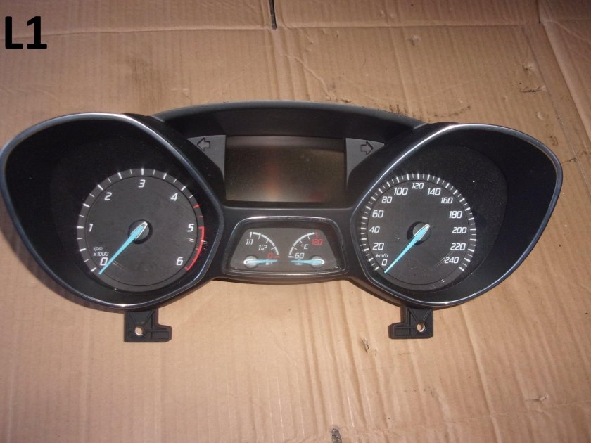 Focus 3 приборная панель