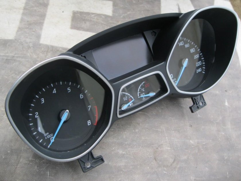 Панель приборов Форд Куга 2