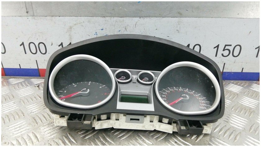 Форд Куга приборная панель