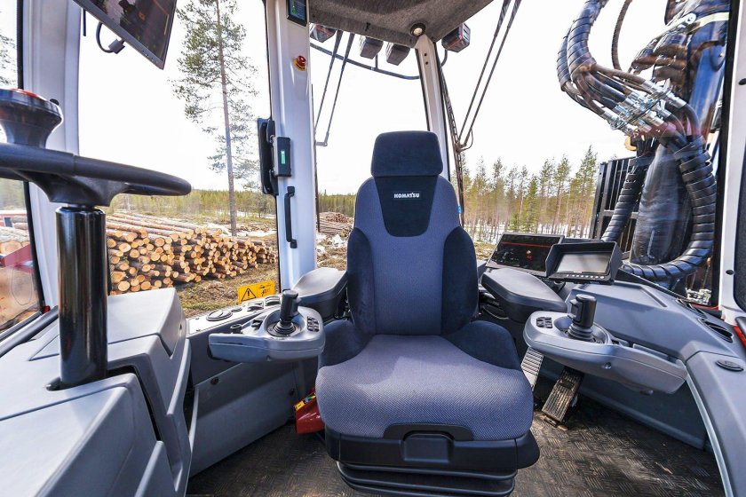 Форвардер Комацу 865