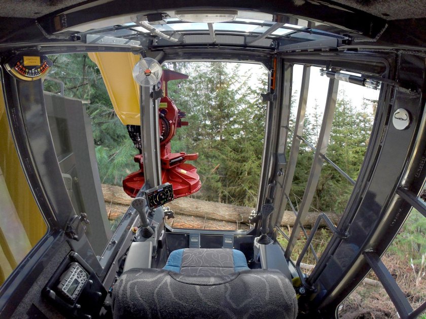 Харвестер кабина