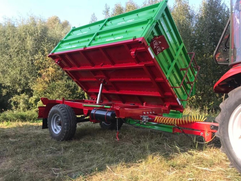 Полуприцеп тракторный самосвальный п-03