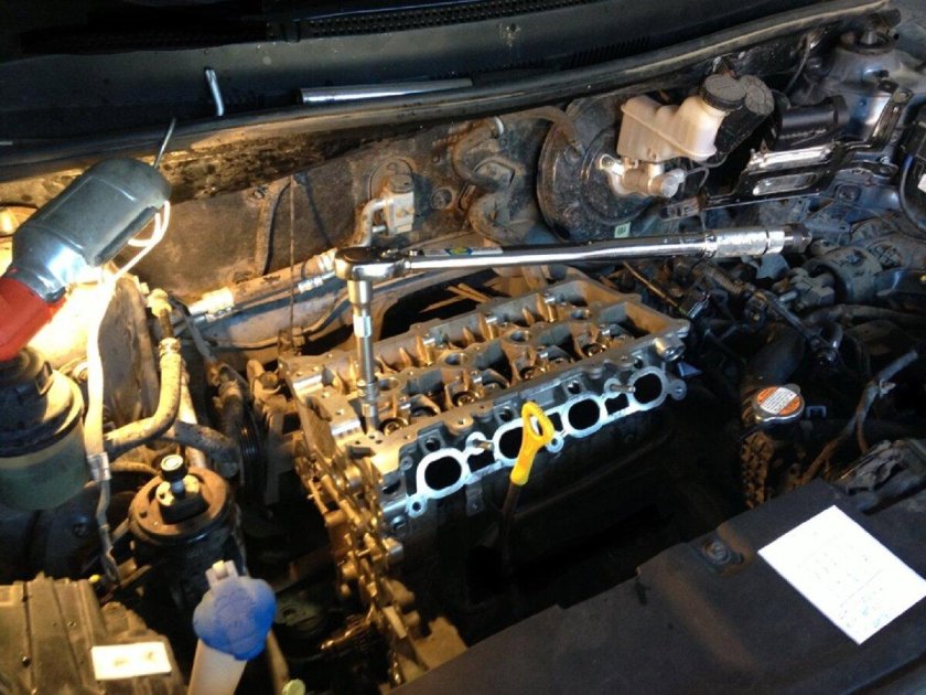 Головка мотора на Hyundai Solaris