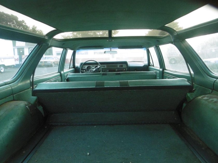 Oldsmobile Vista Cruiser 1972 салон