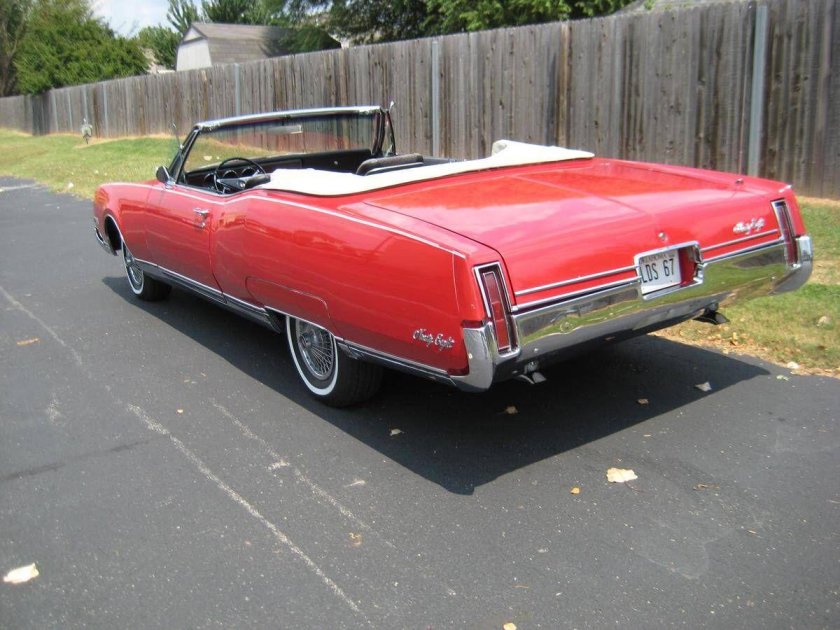 Олдсмобиль Торнадо 1967 черный