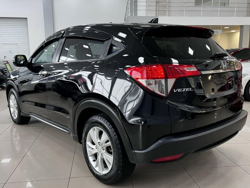 Хонда Везел 2017 черный