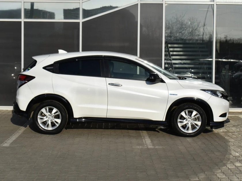 Белая хонда