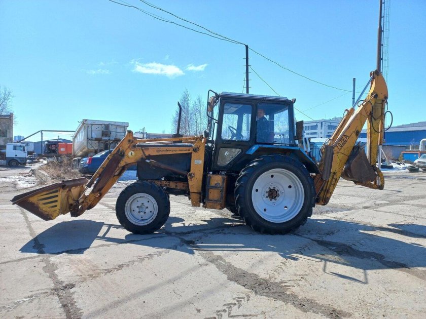 Экскаватор погрузчик интердон эо2101