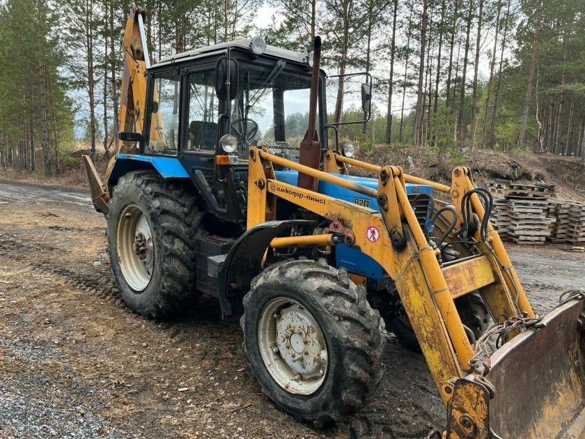 Экскаватор-погрузчик амкодор 702еа