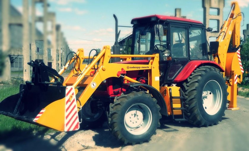 Экскаватор-погрузчик Амкодор 702ем-03