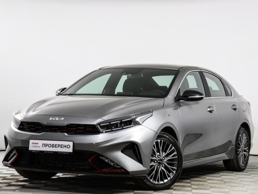 Kia Cerato 2022 stance