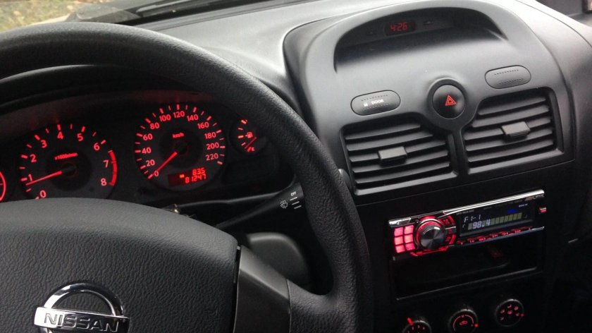 Nissan Almera n16 приборная панель