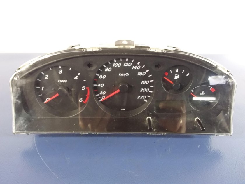 Nissan Almera n16 приборная панель