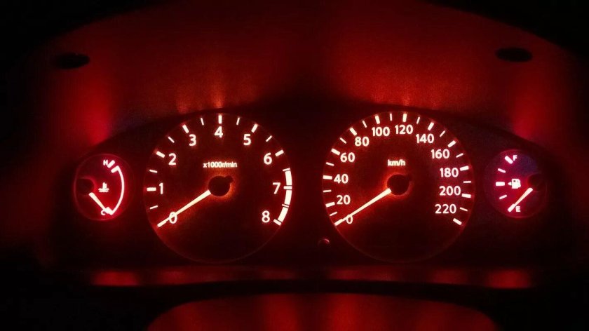 Пересвет приборной панели Nissan Almera Classic