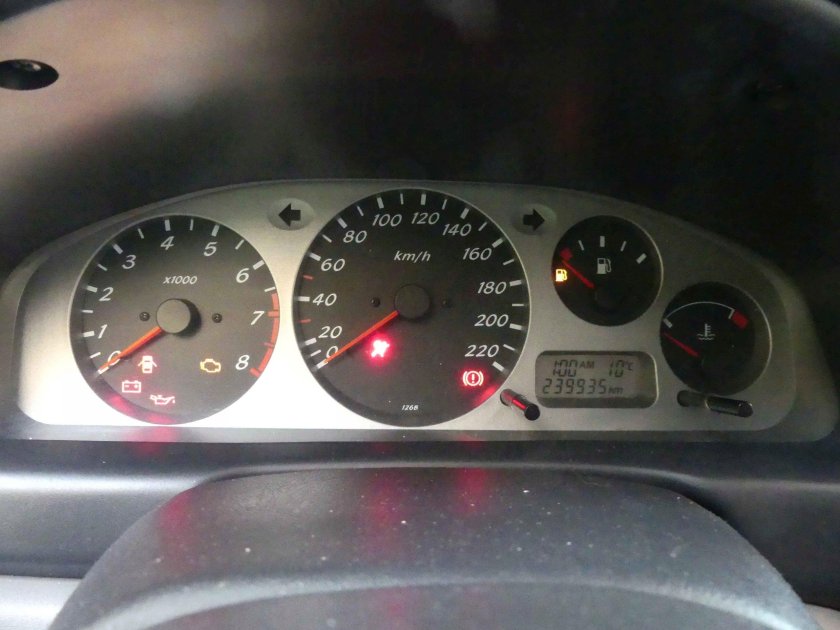 Almera n16 приборная панель