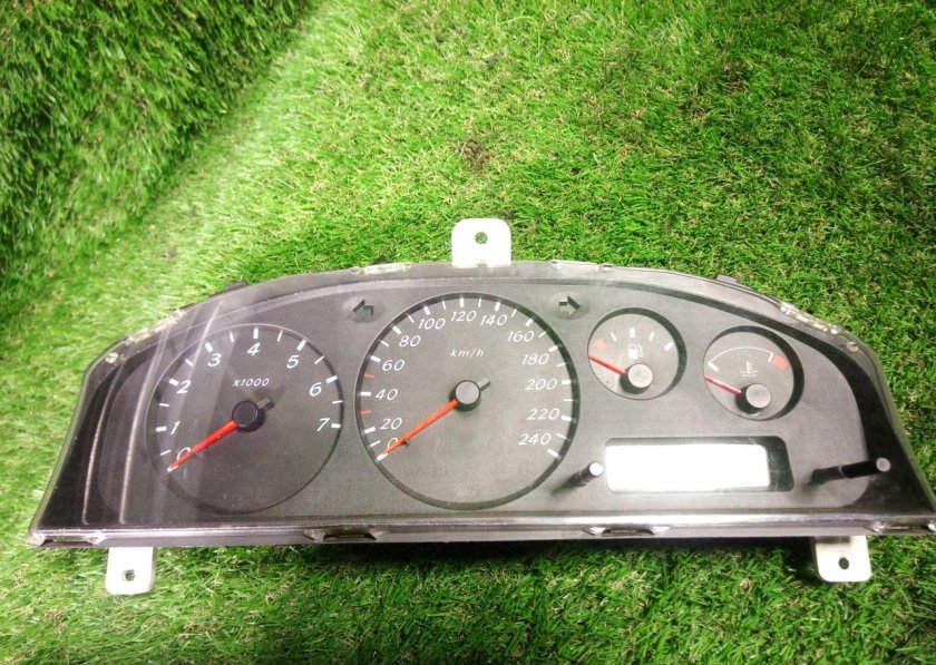 Nissan Almera n16 панель