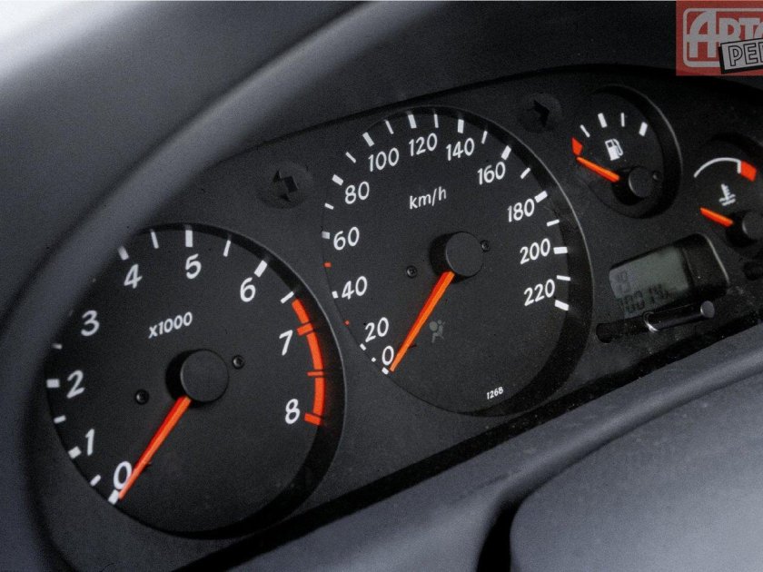 Панель управления Ниссан Альмера