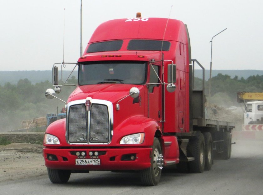 Тягач Kenworth t660