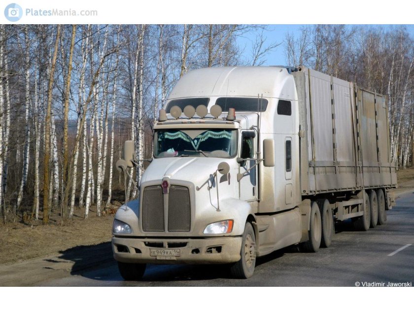 Кенворт 660 с прицепом