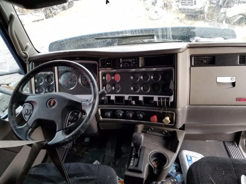 Kenworth t660 кабина
