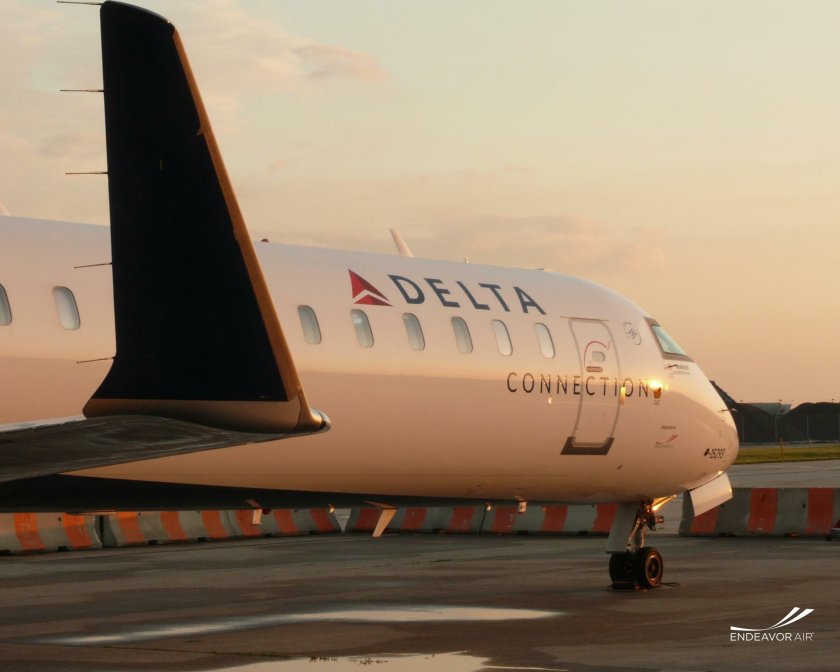 Дельта самолет