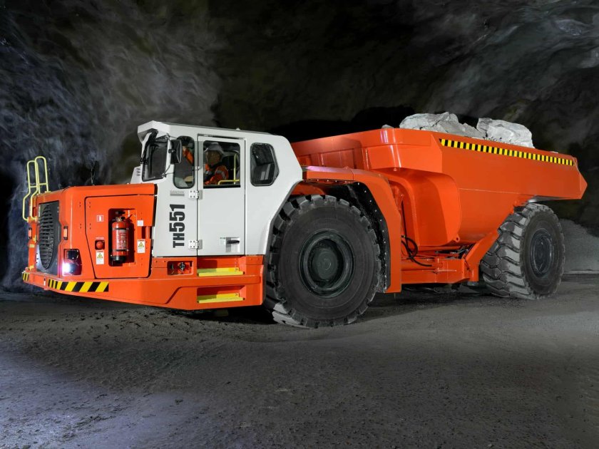 Самосвал Sandvik th540