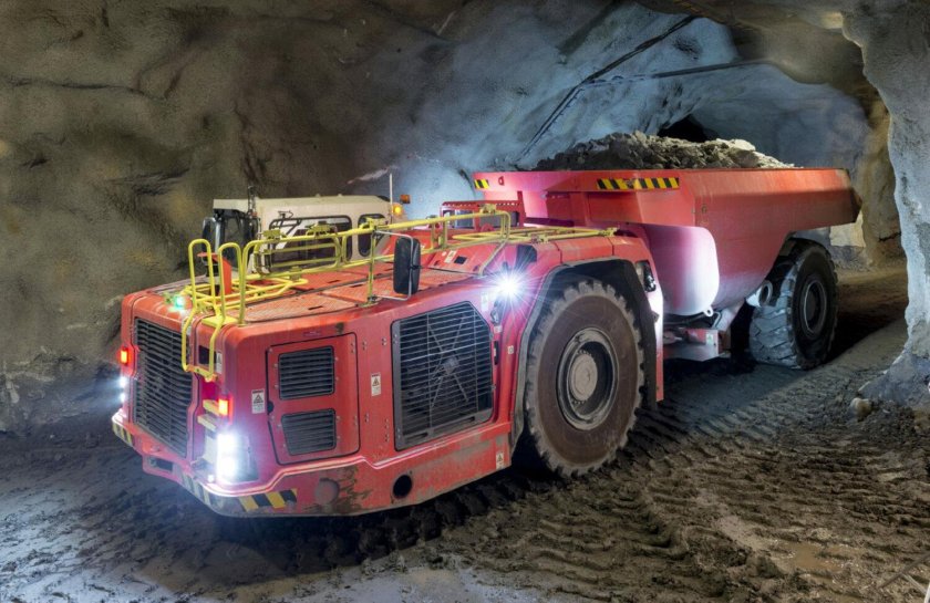 Самосвал Sandvik th540