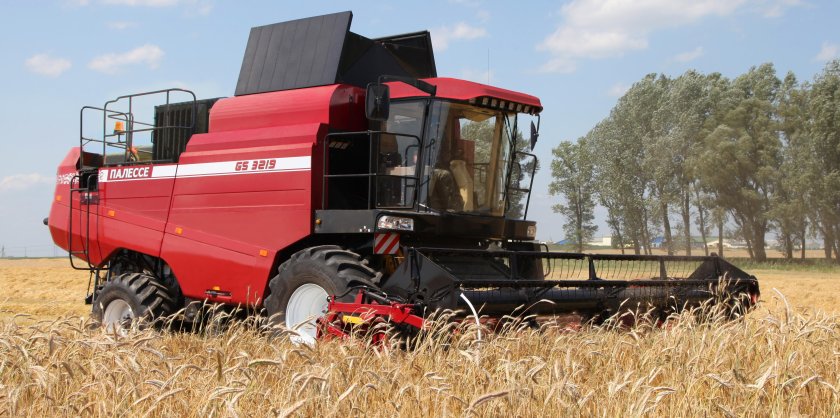 Комбайн КЗС-1218