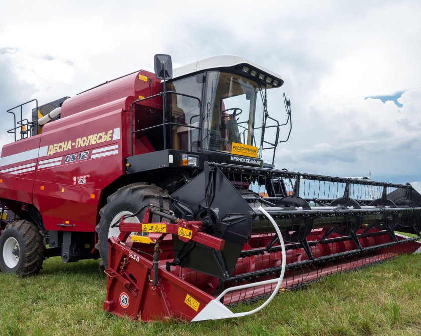 Комбайн полесье