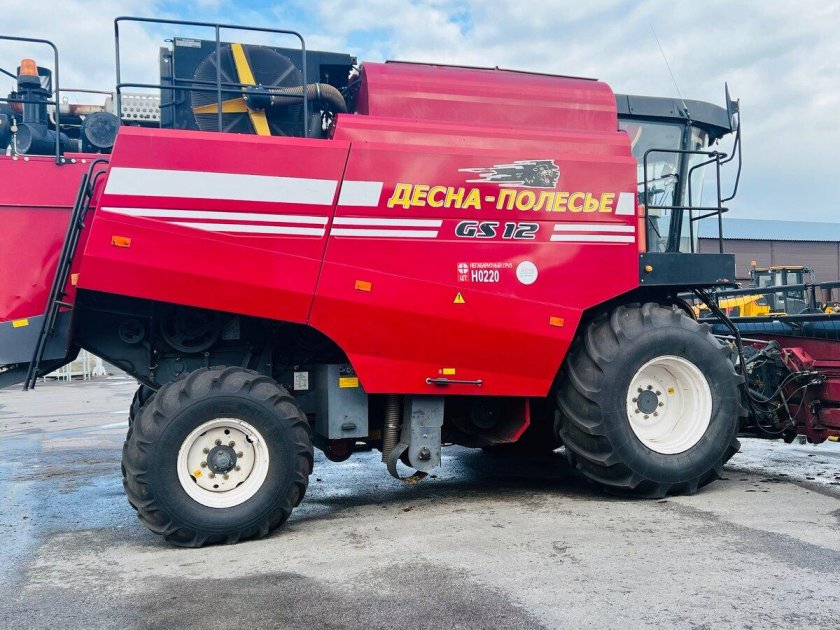 Зерноуборочный комбайн полесье gs10