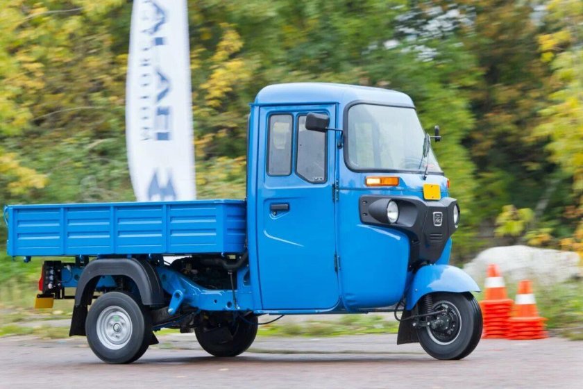 Грузовой мотороллер тг-200 с кабиной