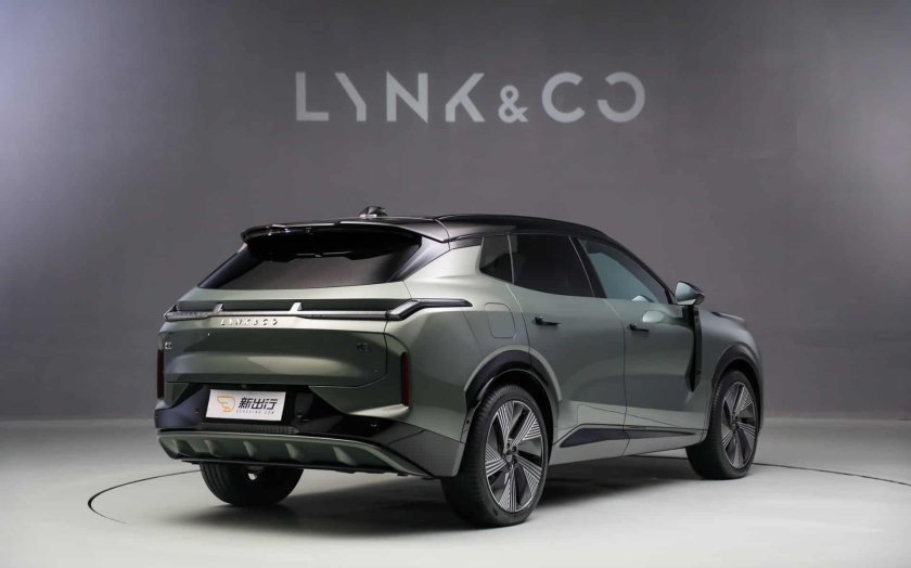 Lynk &amp; co 08 кроссовер