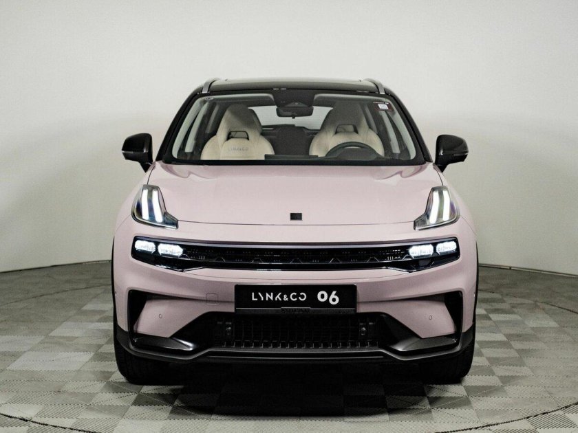 Lynk co 06