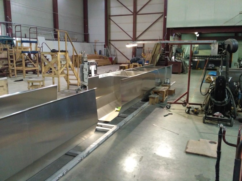 Производство алюминиевого катамарана