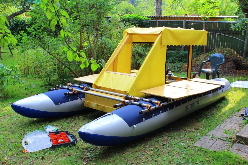 Катамаран Бекас-1