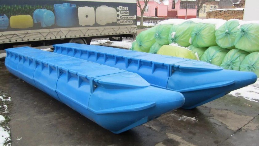 Понтонный плот катамаран