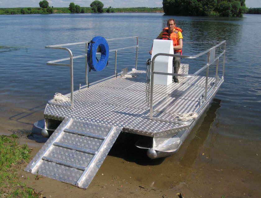 Понтон самоходный толкач ПСТ-1