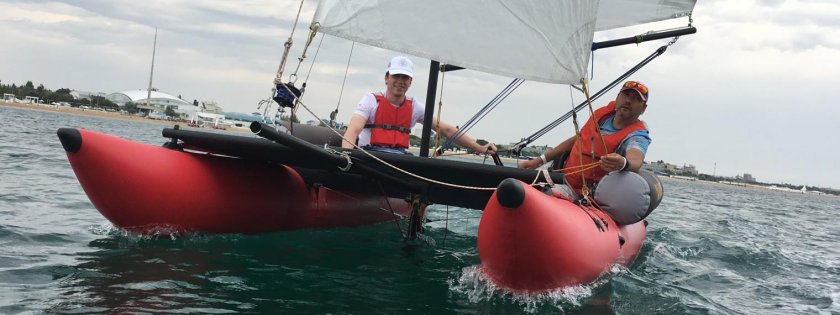 Надувной парусный катамаран Яркат