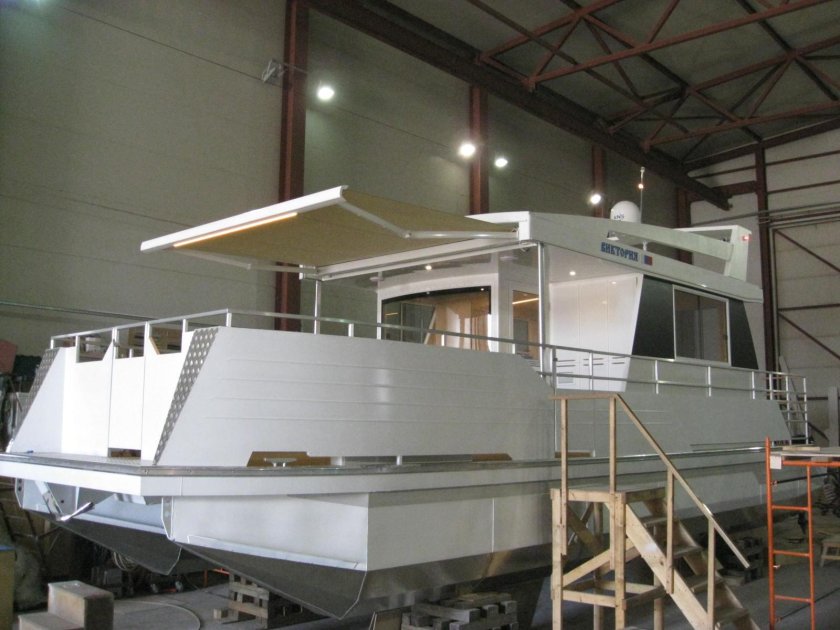 Катамаран алюминиевый моторный