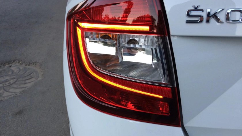 Фонарь skoda rapid