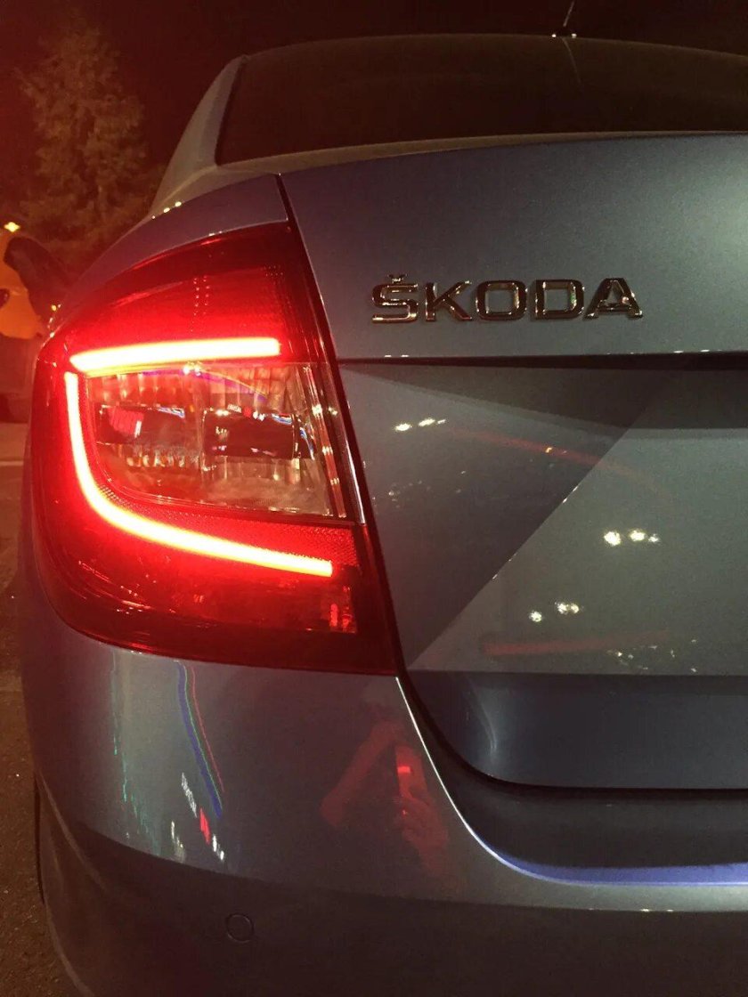 Фонарь задний Skoda Rapid led