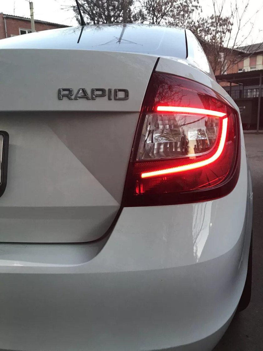 Задние светодиодные фонари Skoda Rapid