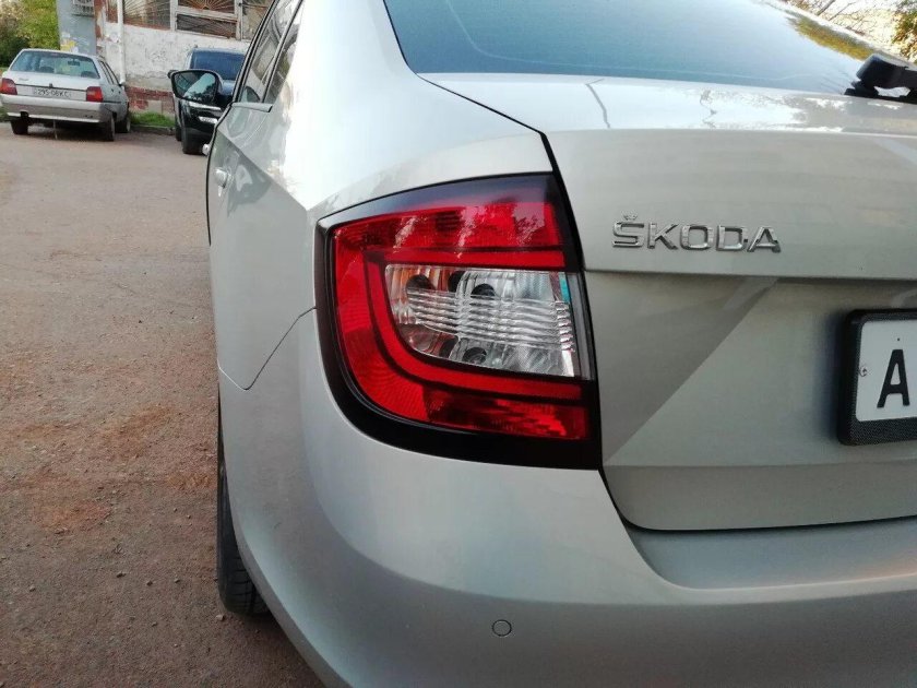 Шкода Рапид тонировка фонарей